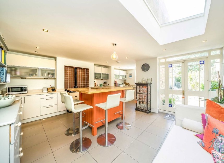 Properties to let in Leppoc Road - SW4 9LT view5