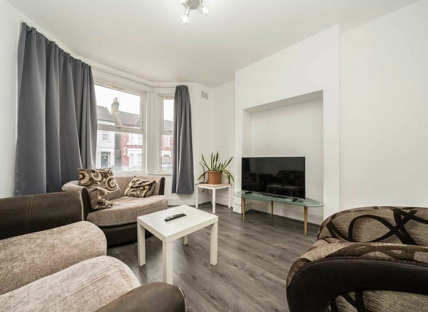 Properties let in Letchworth Street - SW17 8SX view2