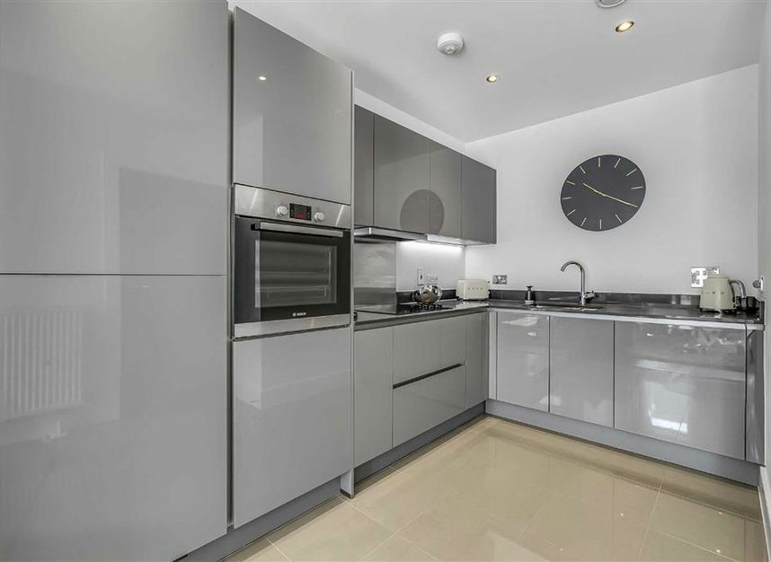 Properties to let in Levett Square - TW9 4FD view3