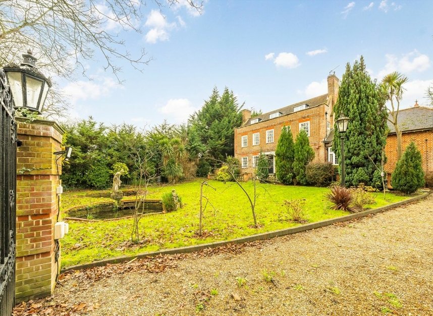 Properties to let in London Road - SM6 7DJ view1