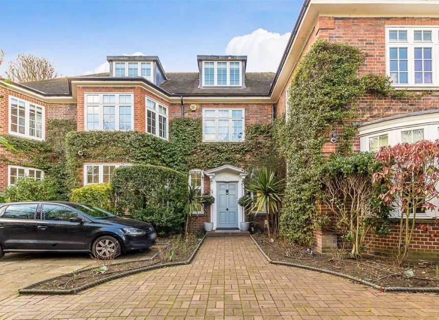 Properties to let in Longwood Drive - SW15 5DL view1