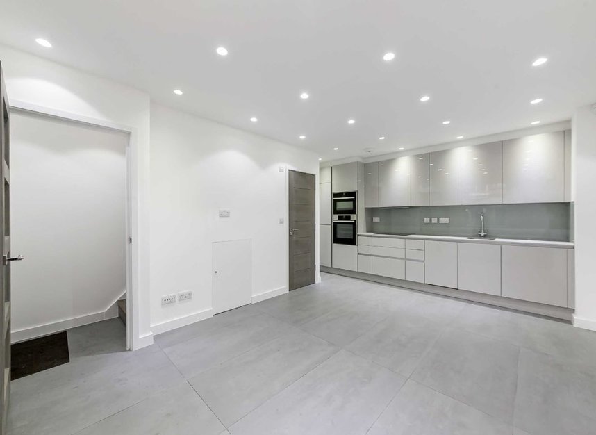 House terraced to rent in Lorne Gardens, London, W11 (Ref 226639