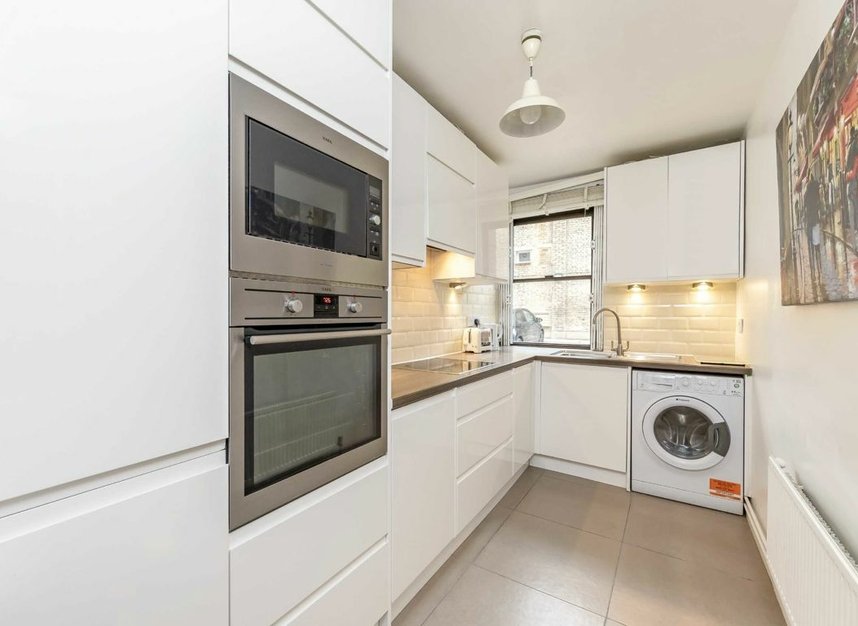 Properties to let in Lorne Gardens - W11 4XX view3