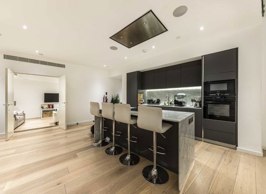 Properties to let in Lovat Lane - EC3R 8EB view5
