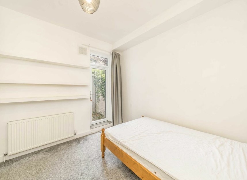 Properties to let in Lynn Road - SW12 9LA view6