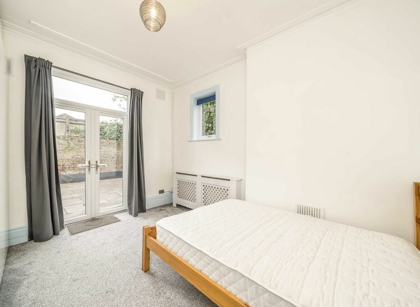 Properties to let in Lynn Road - SW12 9LA view5