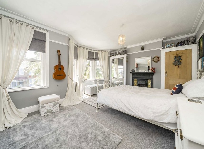 Properties to let in Lynton Avenue - W13 0EB view7