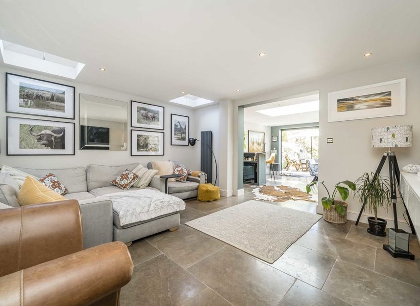 Properties to let in Lynton Avenue - W13 0EB view4