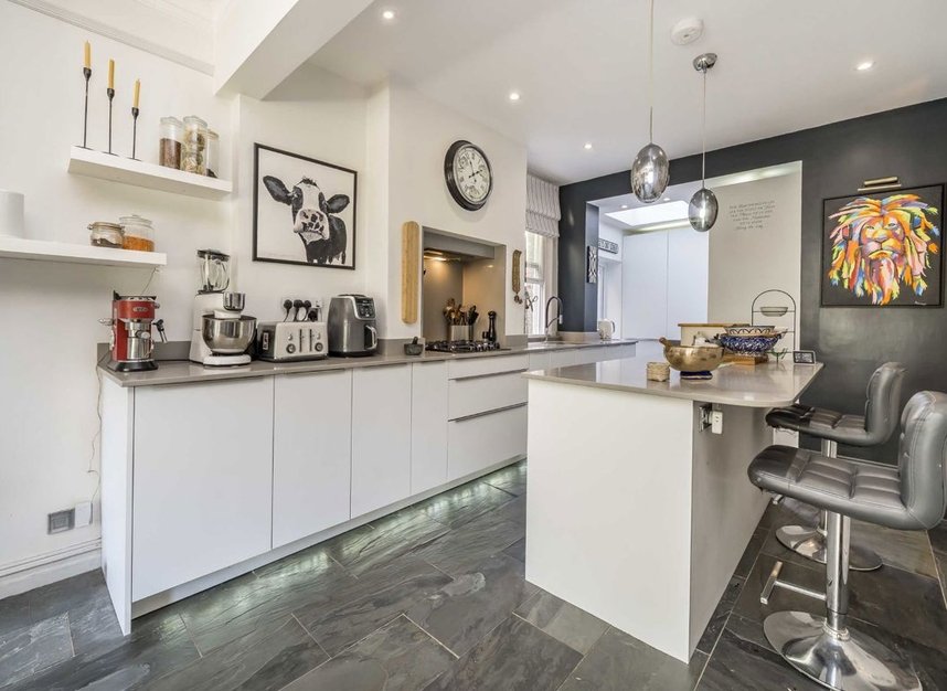 Properties to let in Lynton Avenue - W13 0EB view3