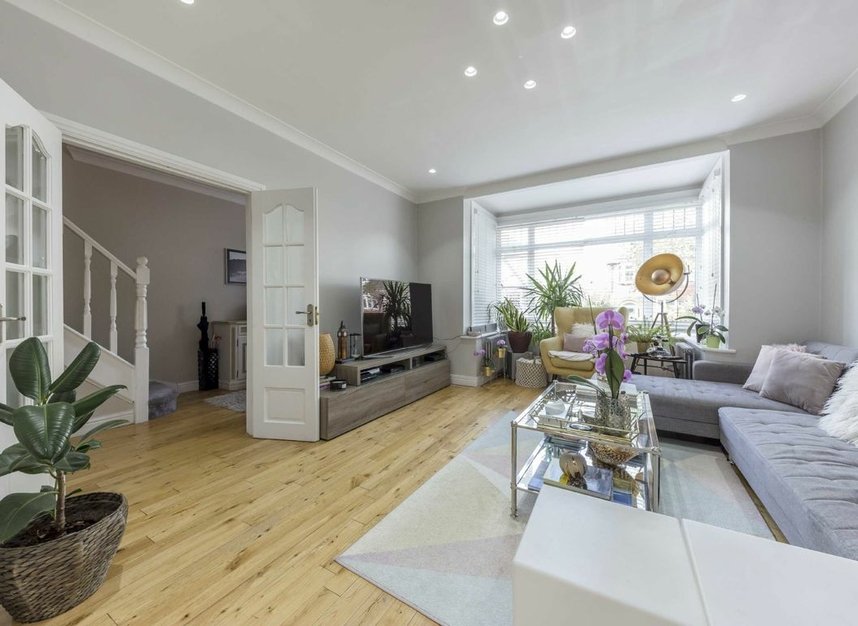 Properties let in Lynwood Road - W5 1JQ view2