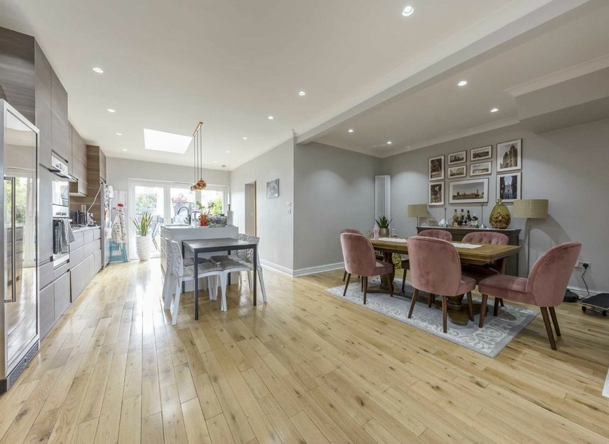 Properties let in Lynwood Road - W5 1JQ view5