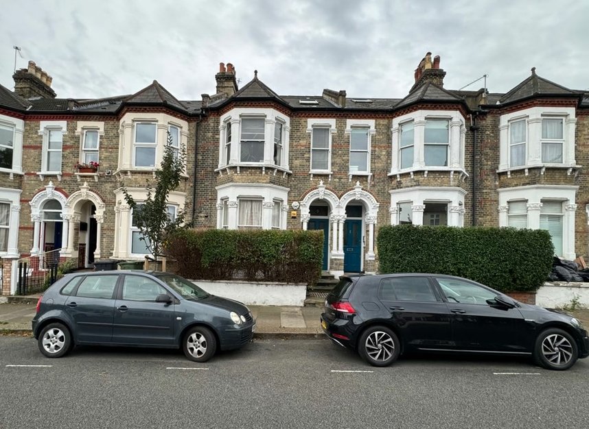 Properties let in Maplestead Road - SW2 3LX view4