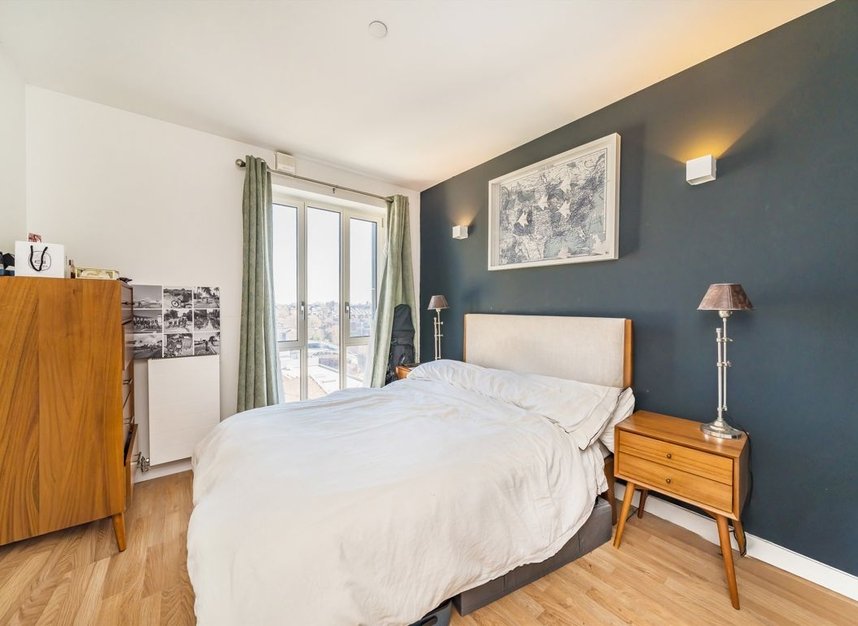 Properties let in Mapleton Crescent - SW18 4GY view4