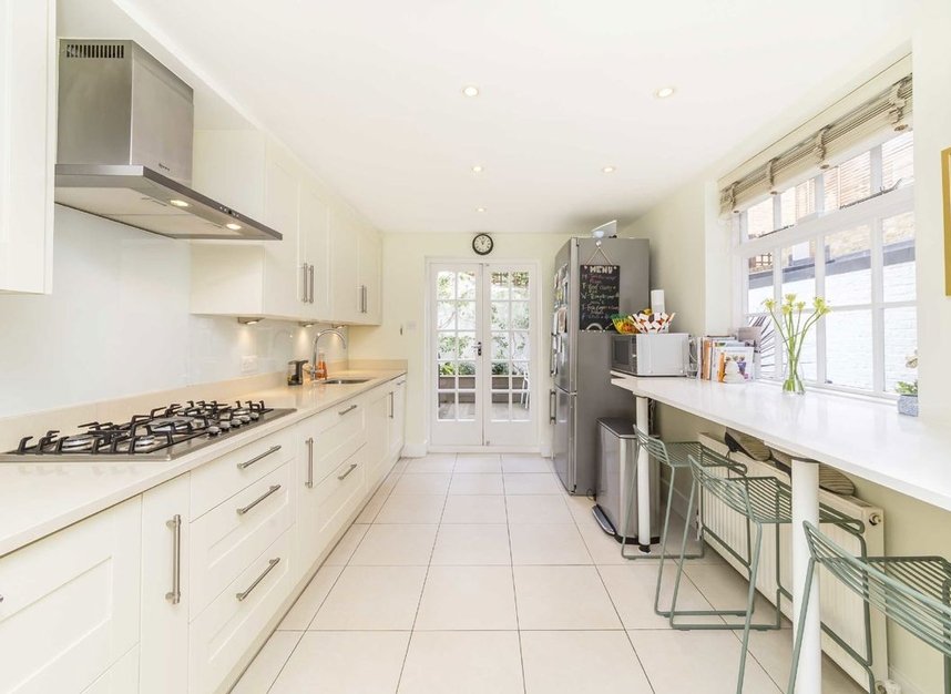 Properties to let in Margaretta Terrace - SW3 5NU view5