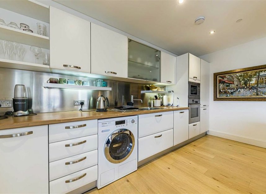 Properties let in Marina Place - KT1 4BH view4