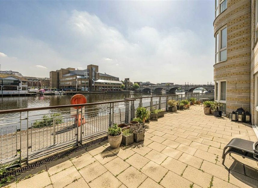 Properties let in Marina Place - KT1 4BH view10