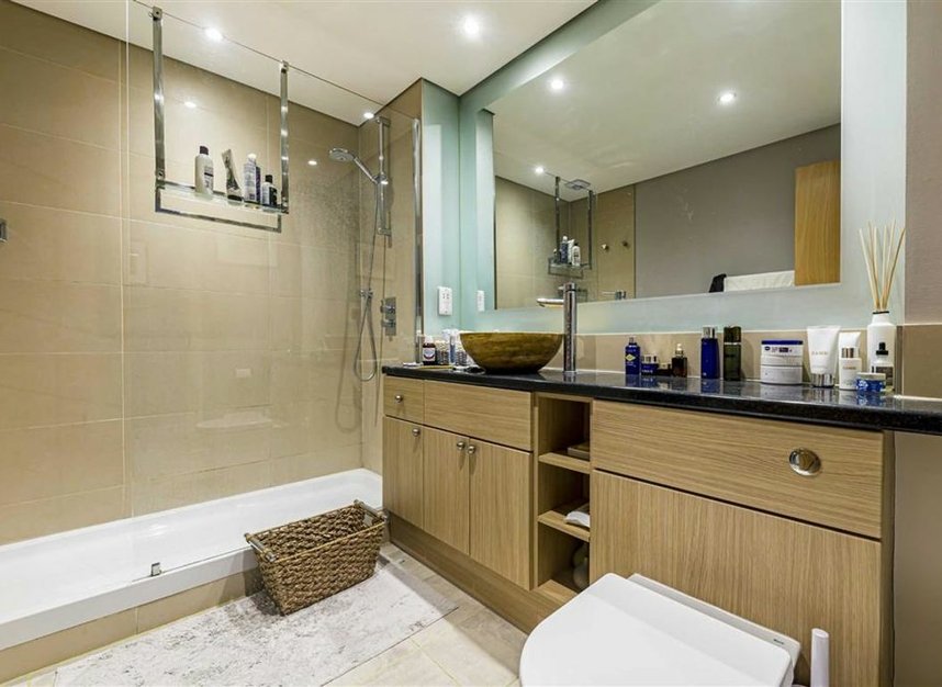 Properties let in Marina Place - KT1 4BH view7
