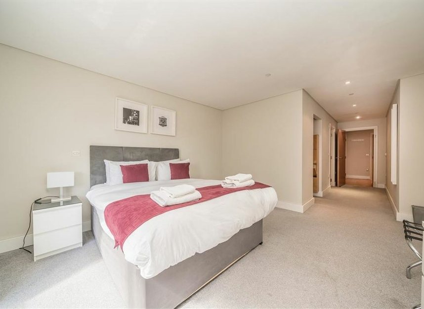 Properties let in Marina Place - KT1 4BH view3