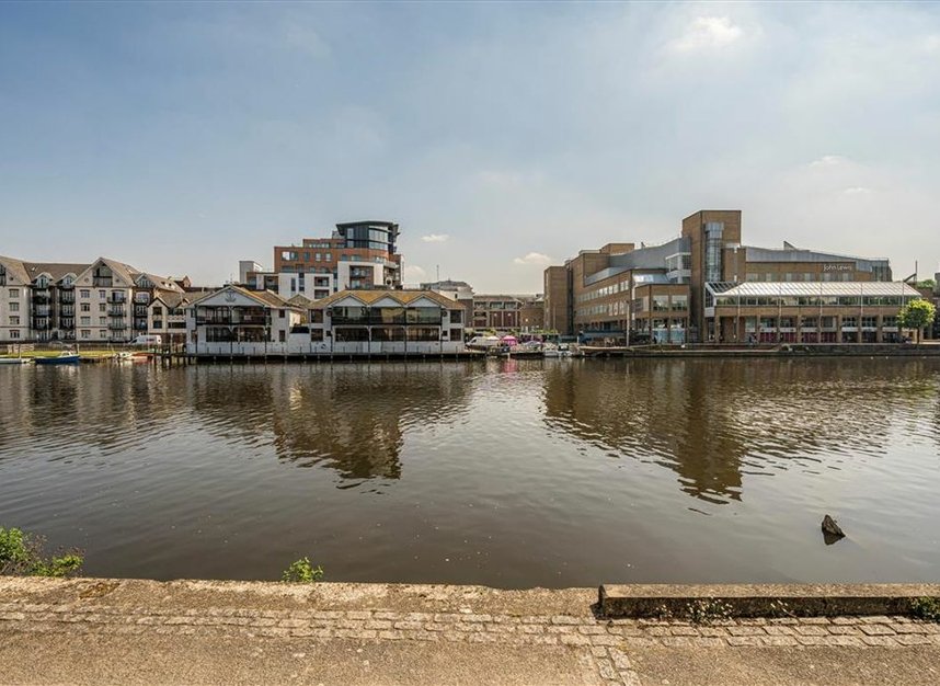 Properties let in Marina Place - KT1 4BH view7