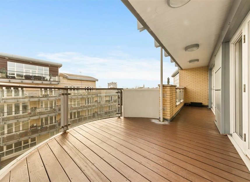 Properties let in Marina Place - KT1 4BH view6