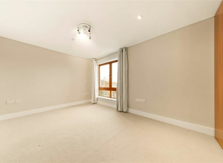 Properties let in Marina Place - KT1 4BH view5