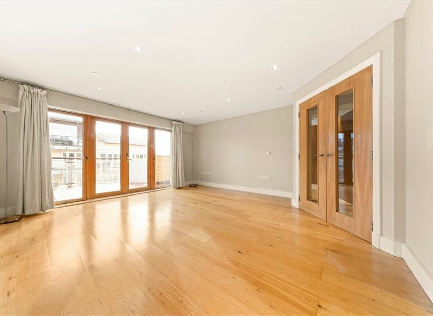 Properties let in Marina Place - KT1 4BH view4