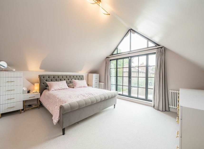 Properties to let in Marlborough Road - TW12 3RX view9