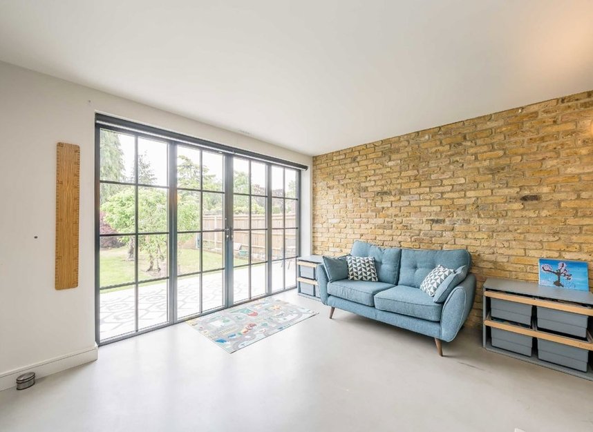 Properties to let in Marlborough Road - TW12 3RX view7
