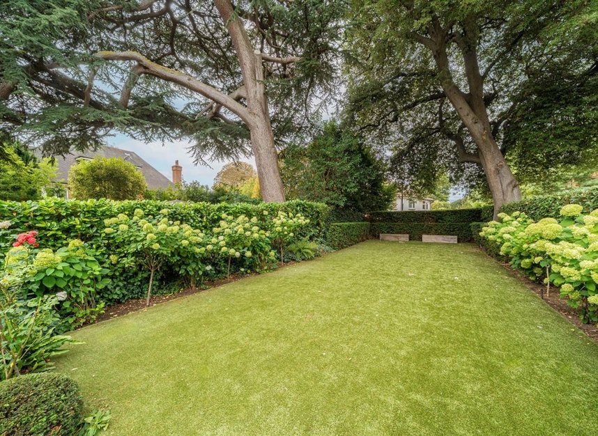 Properties to let in Martineau Drive - TW1 1PZ view8