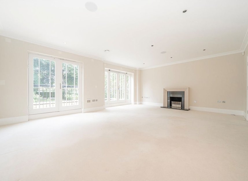 Properties to let in Martineau Drive - TW1 1PZ view2