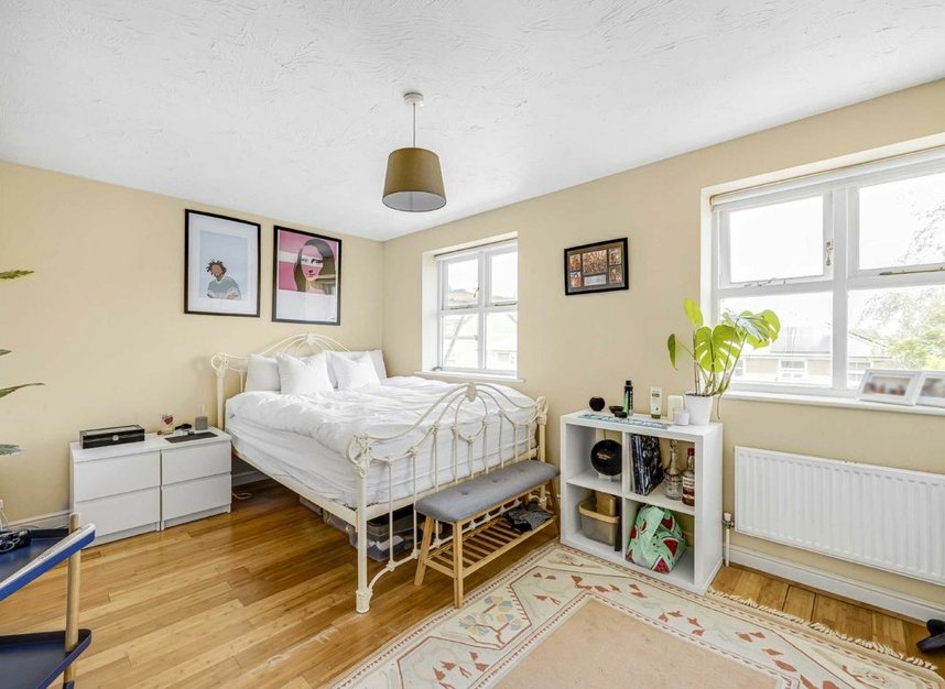 Properties let in Massingberd Way - SW17 6AD view4