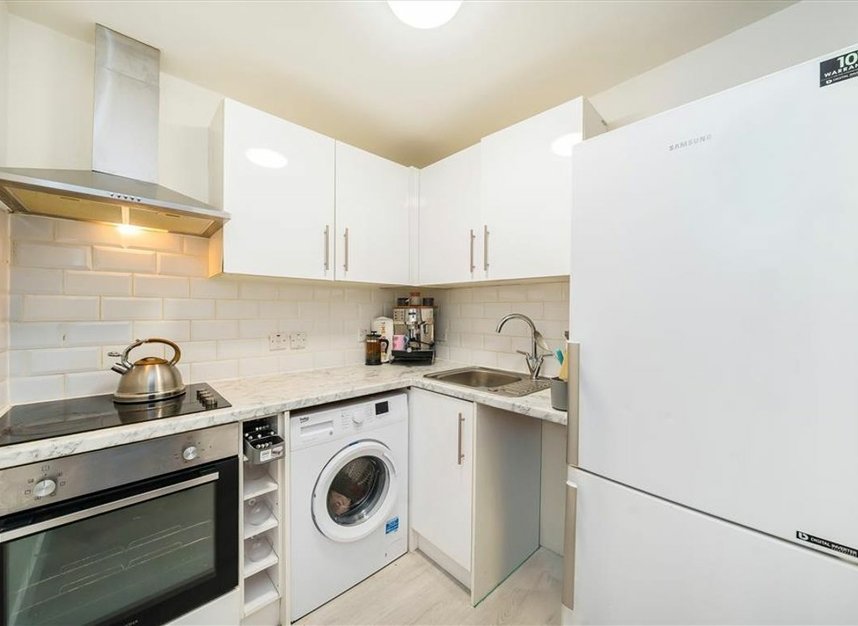 Properties to let in Melliss Avenue - TW9 4BG view5