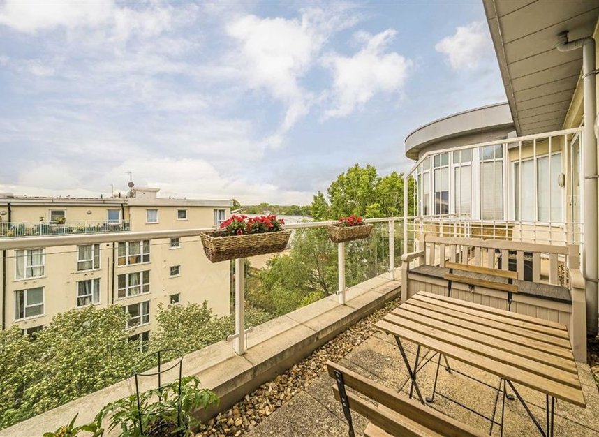Properties to let in Melliss Avenue - TW9 4BX view6
