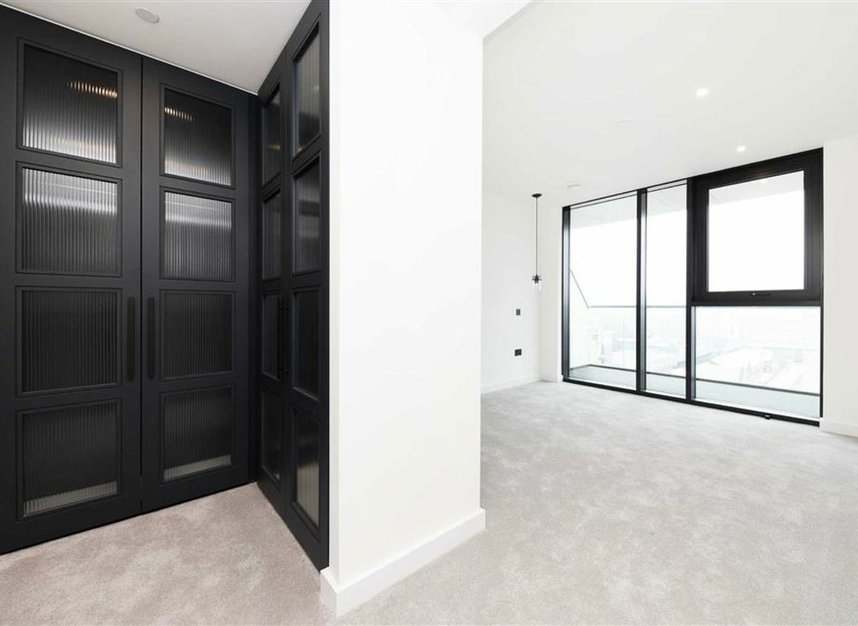 Properties let in Merino Gardens - E1W 2DG view3