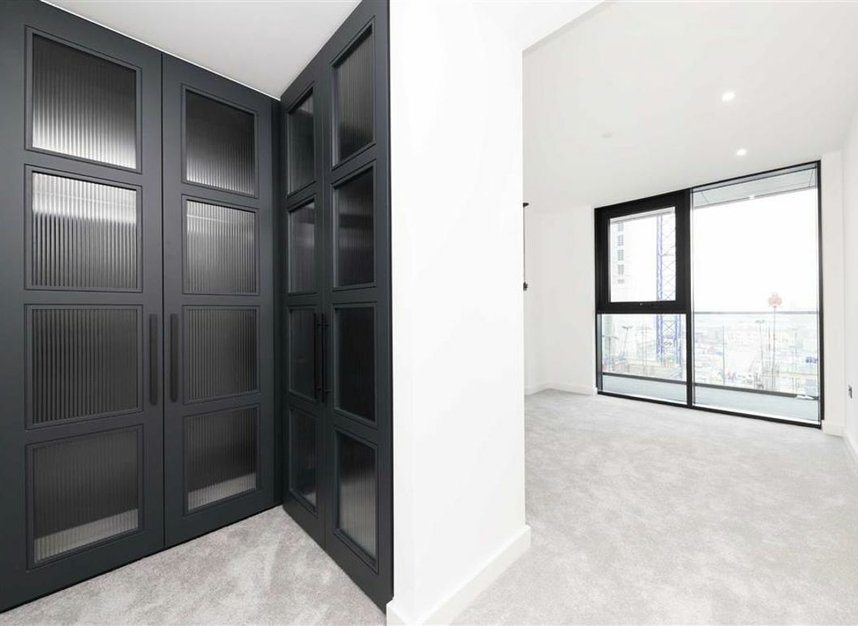 Properties let in Merino Gardens - E1W 2DP view5