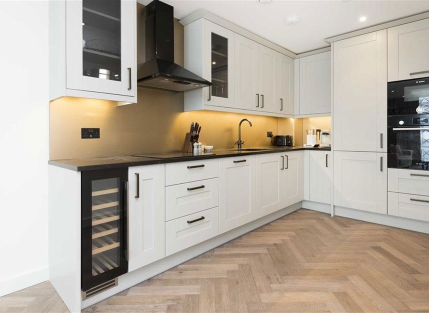 Properties let in Merino Gardens - E1W 2DP view4