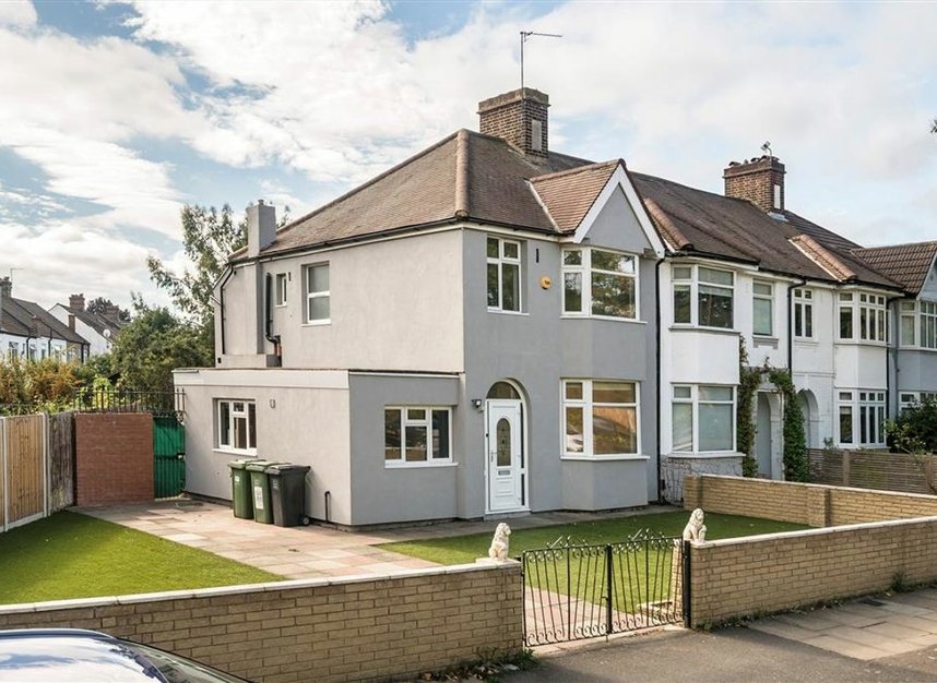 Properties let in Milborough Crescent - SE12 0RW view1