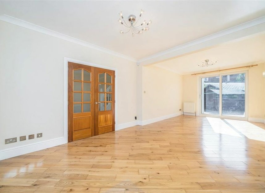 Properties let in Milborough Crescent - SE12 0RW view3