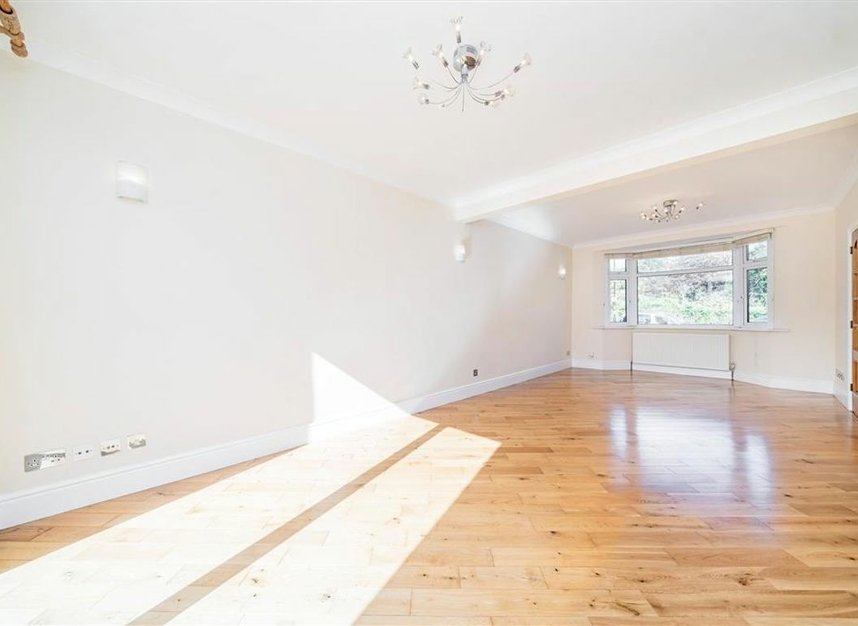 Properties let in Milborough Crescent - SE12 0RW view2