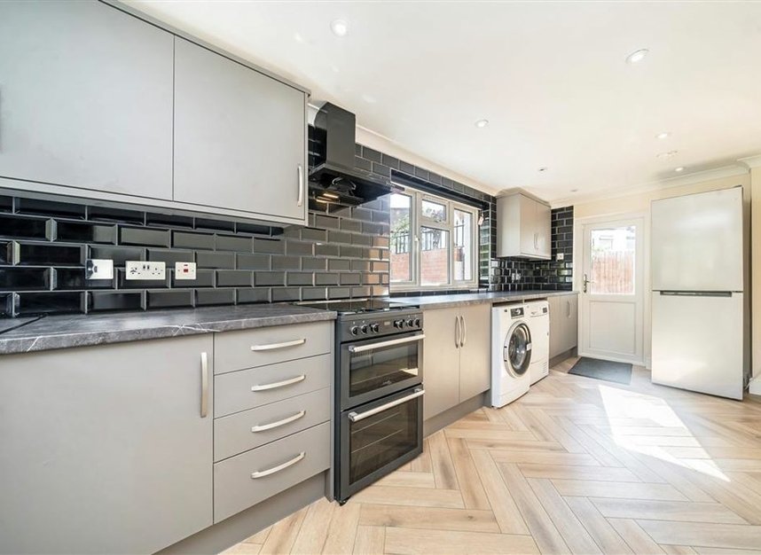 Properties let in Milborough Crescent - SE12 0RW view5