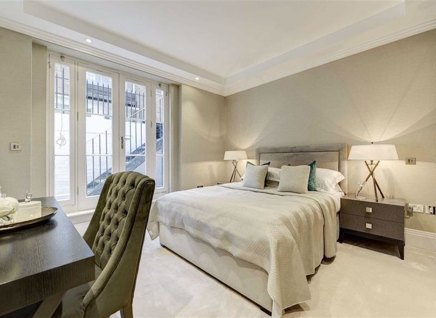 Properties to let in Montagu Square - W1H 2LP view7