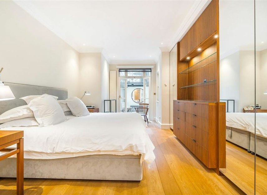 Properties to let in Montagu Square - W1H 2LA view6