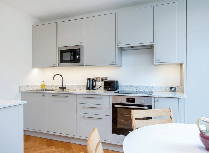 Properties let in Montague Road - E8 2HN view6