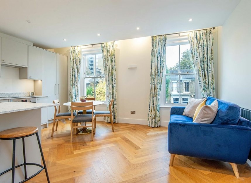 Properties let in Montague Road - E8 2HN view2