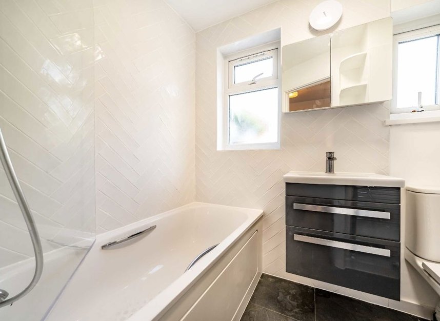 Properties let in Morley Avenue - N22 6NG view5