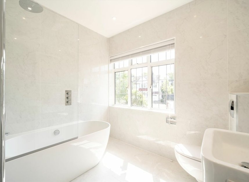 Properties let in Mount Avenue - W5 1PN view11