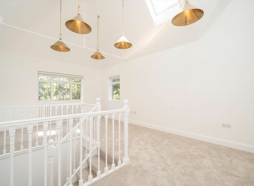 Properties let in Mount Avenue - W5 1PN view5
