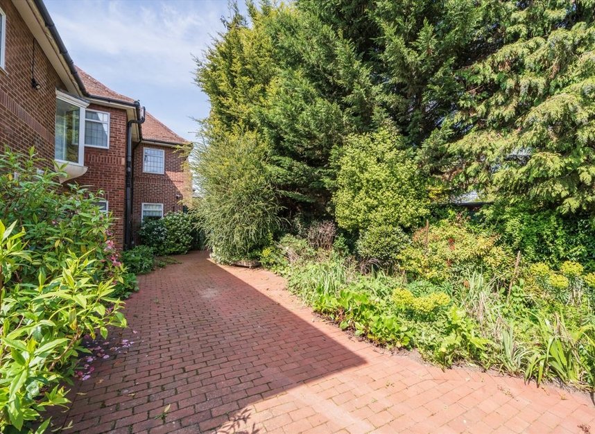 Properties let in Mount Avenue - W5 1PN view12
