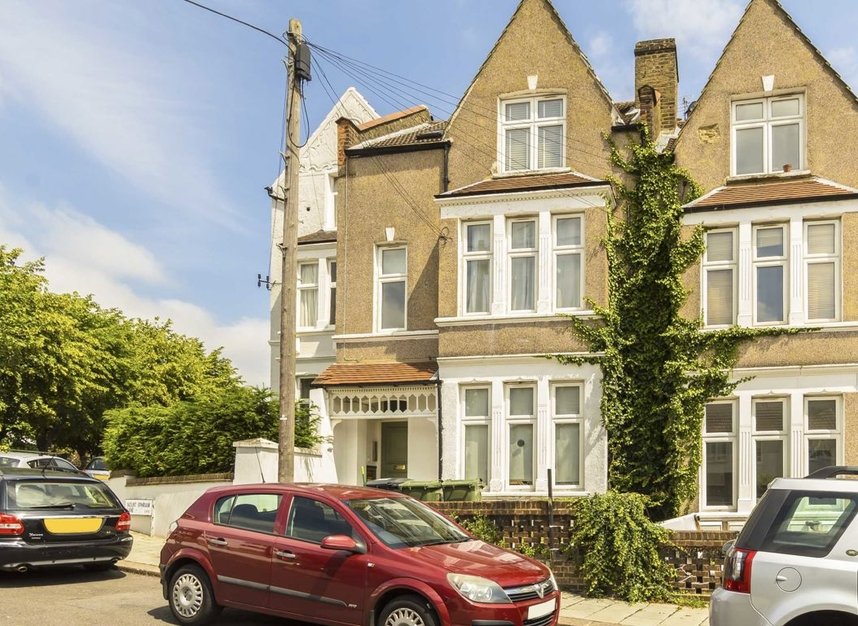Properties to let in Mount Ephraim Lane - SW16 1JG view1
