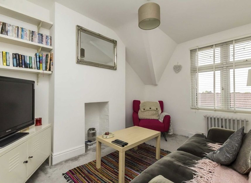 Properties to let in Mount Ephraim Lane - SW16 1JG view2